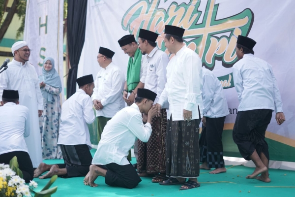 Prosesi Pelantikan oleh KH. Muhammad ulil, Abshor, Lc, Alhafidz